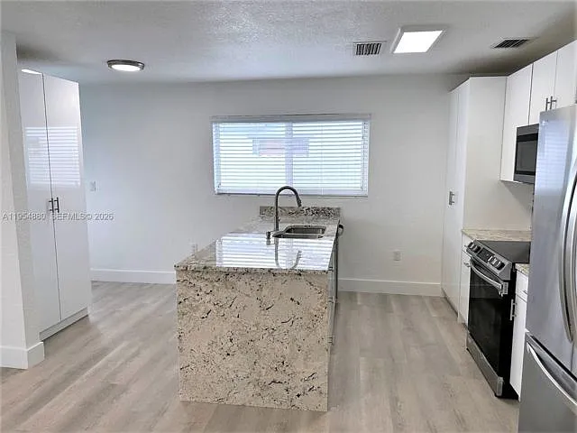 11230 SW 5th St — Photo 17