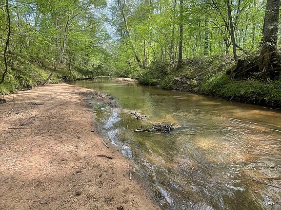 2nd image of 560 Flat Shoals Rd