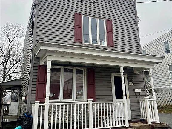 2nd image of 221 Green St