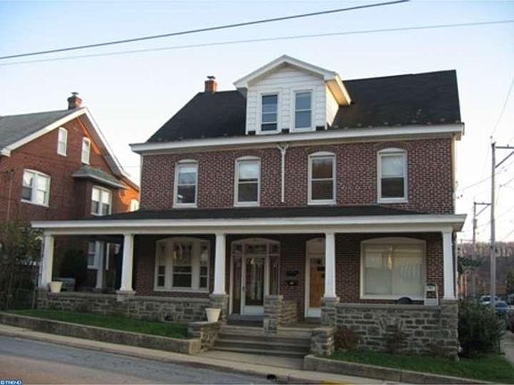 2nd image of 416 Charles St