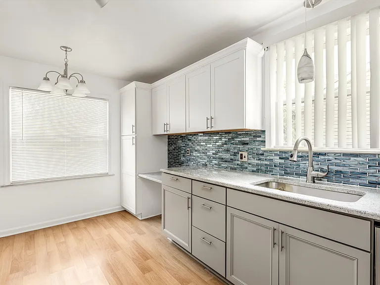 2200 Guthrie Ave — Photo 4