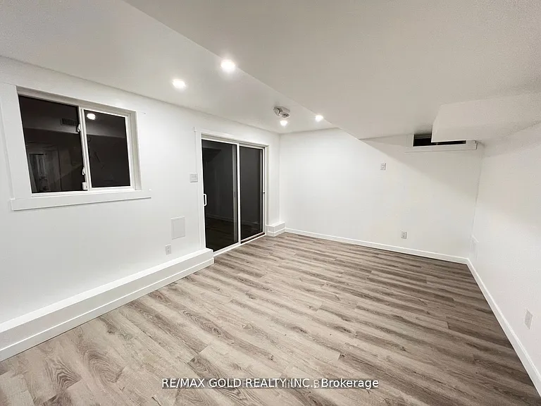 1708 Arborwood Dr — Photo 23