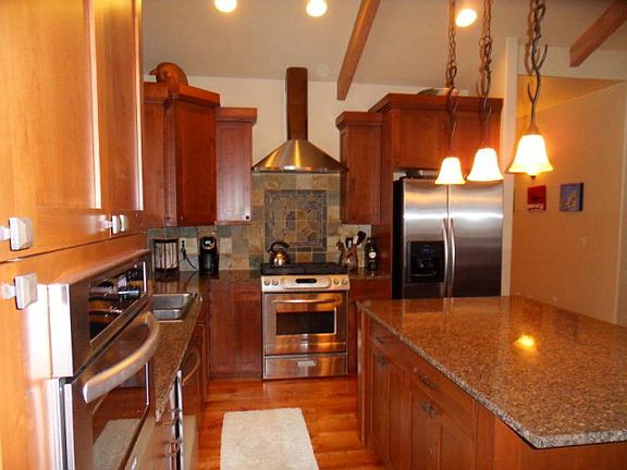 4th image of 1365 Greystone Dr
