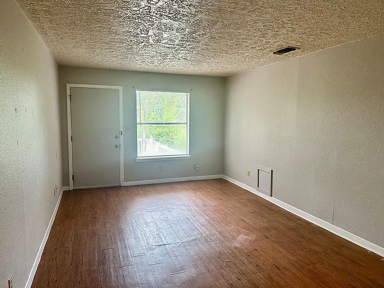 1103 Hillyer St #A — Photo 6