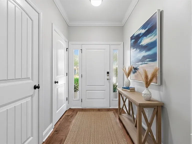 205 Reserve Ln — Photo 3