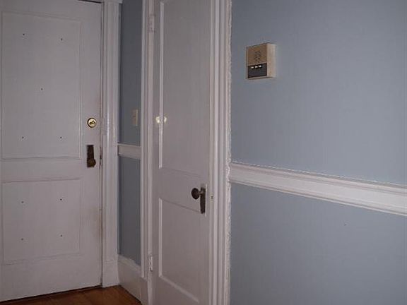 2nd image of 8 Craigie Cir APT 35