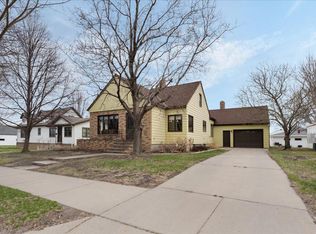 411 Ash St S, Sauk Centre, MN 56378