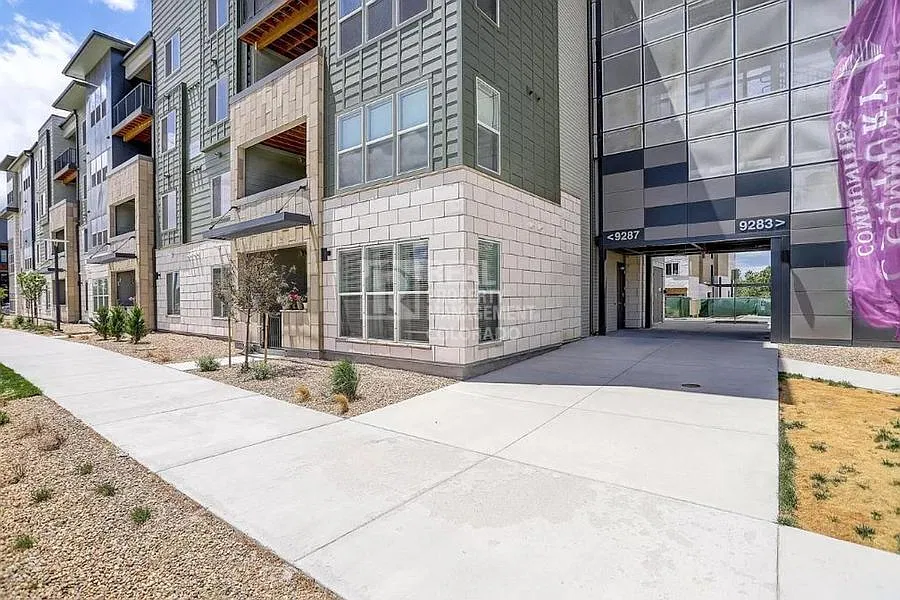 Beautiful 2-Bedroom Condo in Parker — Photo 2