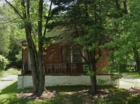 10126 Count Dr, Saint Louis, MO 63136