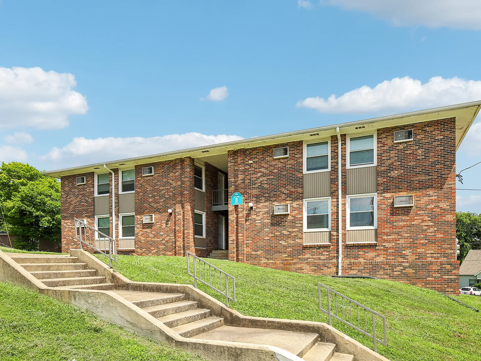 Roberts Park Apartments — Photo 2