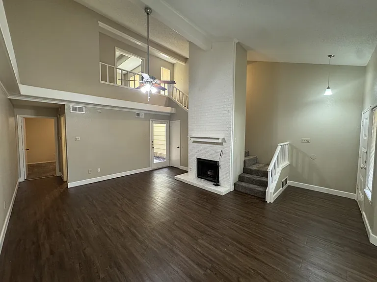 6804 Frankford Ave — Photo 2