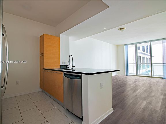 3rd image of 950 Brickell Bay #703