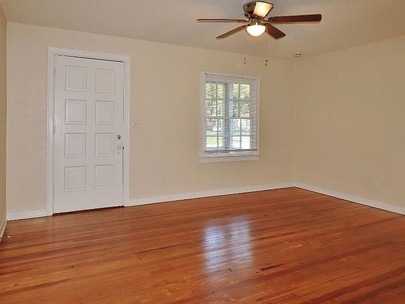 2nd image of 3127 Home Park Cir N