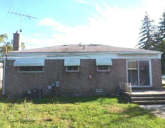 3rd image of 16011 Beverly Cir