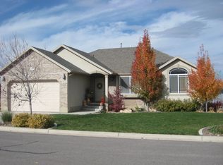 1802 E Kay Ln, South Weber, UT 84405