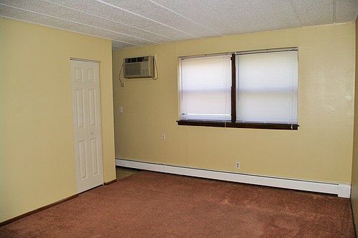 2nd image of 758 Victoria St N APT 1