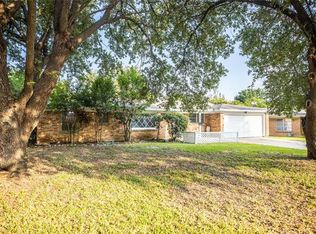 5820 Wheaton Dr, Fort Worth, TX 76133