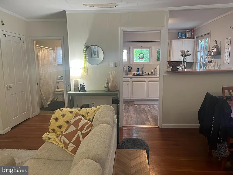 208 W Union St — Photo 4