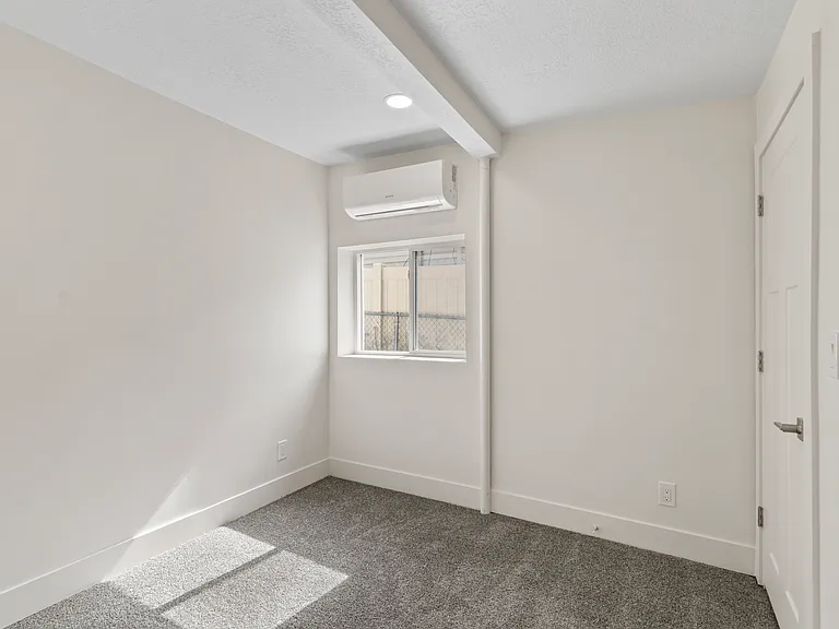 1304 E 900 S — Photo 16