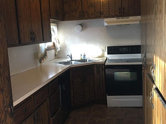 4th image of 8225 Zane Ct N