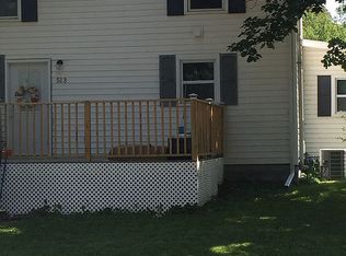 513 Clinton St, Grand Mound, IA 52751