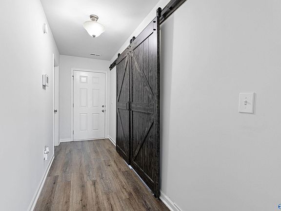 3rd image of 270 Fenrose Dr