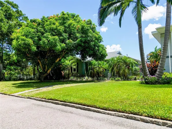 182 29th Ave N, Saint Petersburg, FL 33704