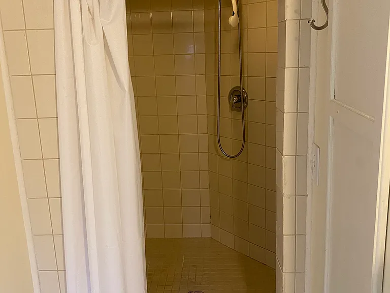 205 N Spring St #B — Photo 13