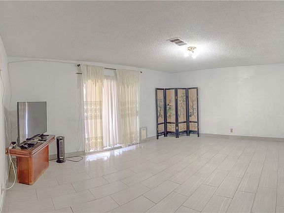 5th image of 4443 El Carnal Way