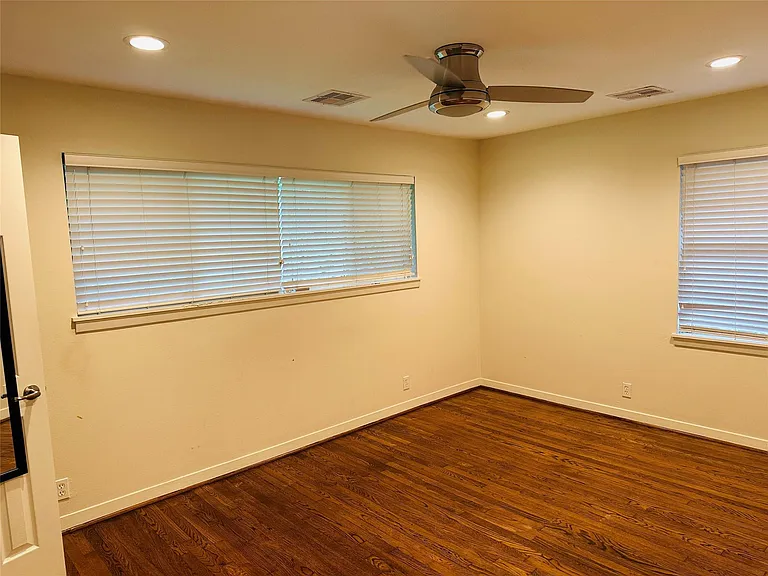 9758 Cedardale Dr — Photo 19