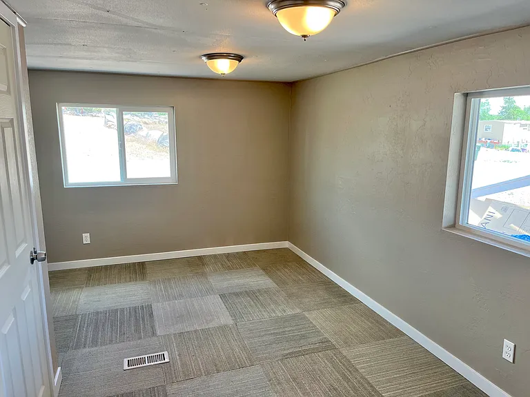 408 NW 8th St #5 — Photo 5