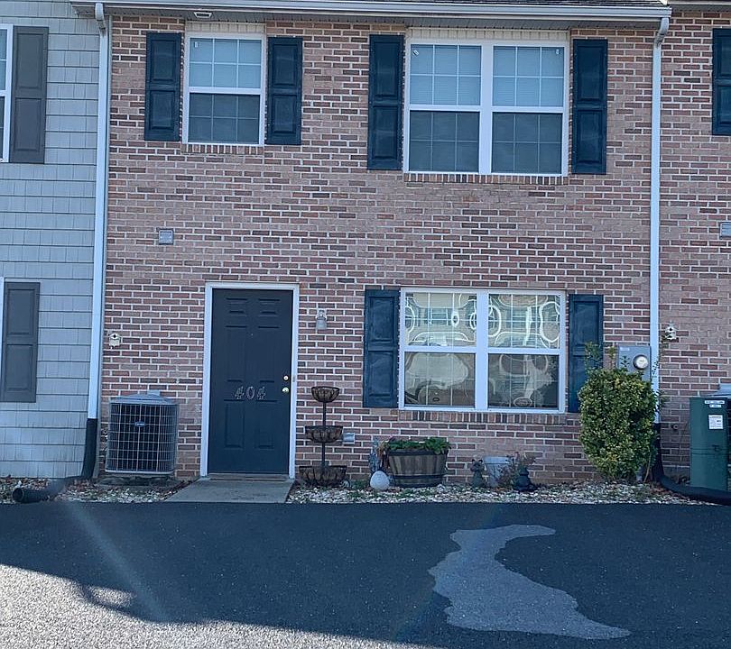 1st image of 402-416 Lantern Ln #404-402-416