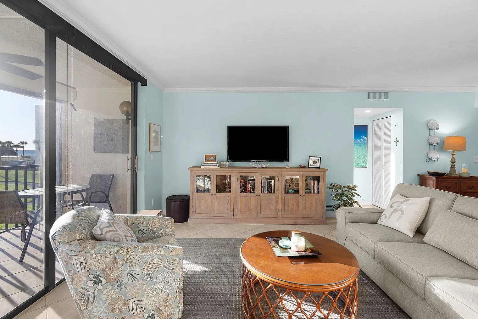 2 bed, 2.0 bath, 1065 sqft, $6,300 — Photo 4