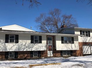 804 E Sunrise St, New Hampton, IA 50659