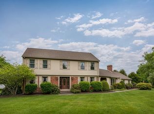 24 Stonegate Cir, Wilbraham, MA 01095