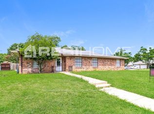 7800 Regency Ln, Fort Worth, TX 76134