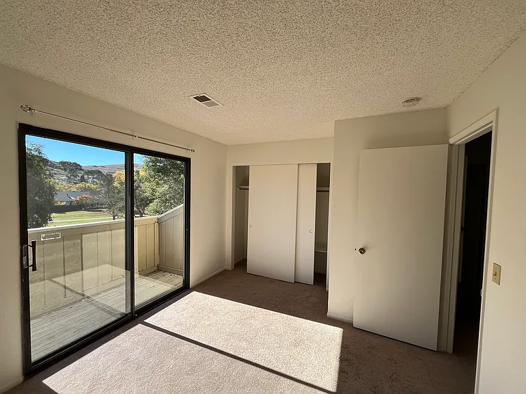 2250 King Ct #14 — Photo 12
