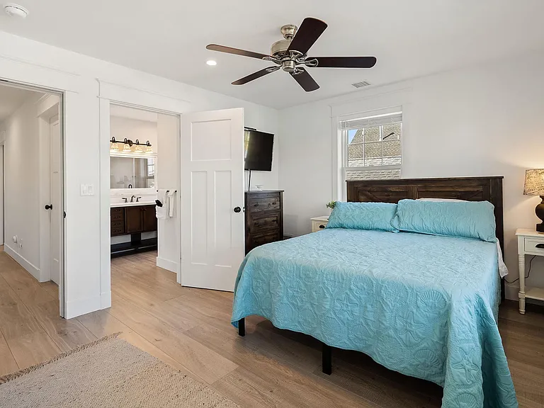 Bed #6 With On Suite Bath