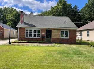 25941 Myrtle Ave, Olmsted Falls, OH 44138