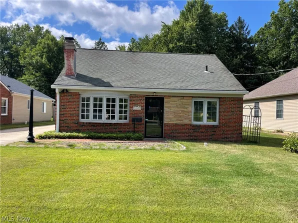 25941 Myrtle Ave, Olmsted Falls, OH 44138