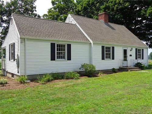 1st image of 15 Pease Ln