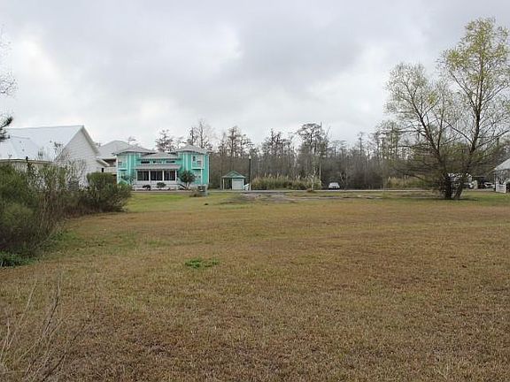 3rd image of Riverscape Dr