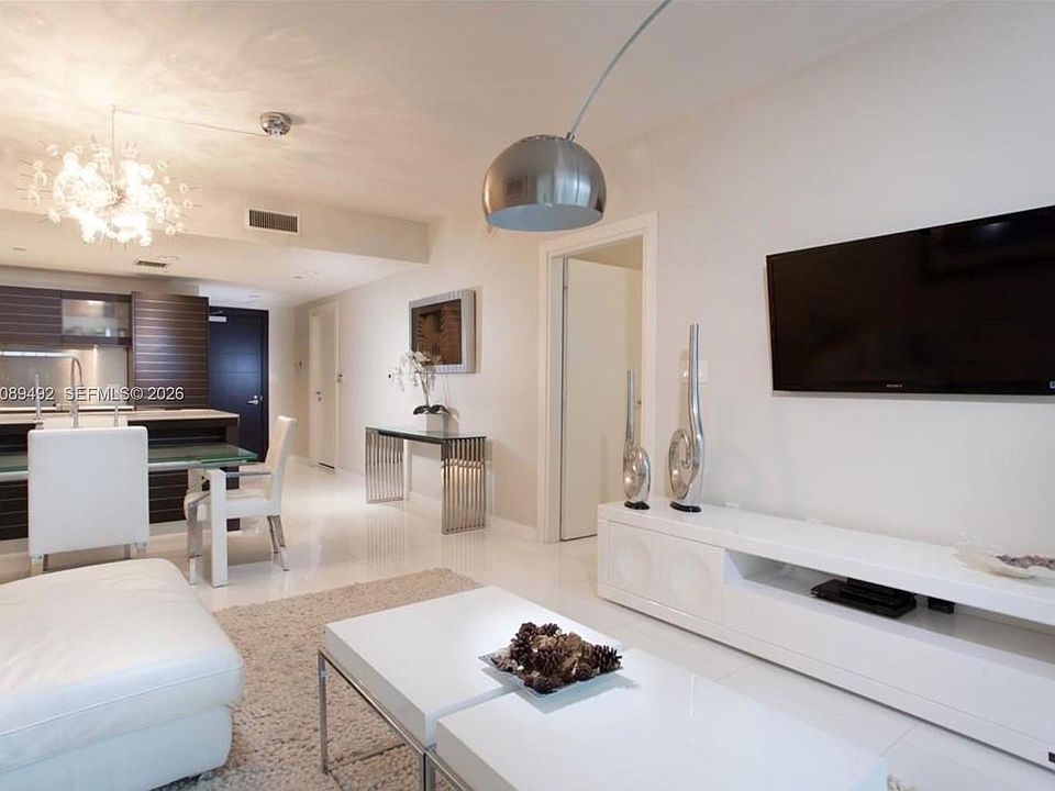 1st image of 200 Biscayne Boulevard Way APT 3209