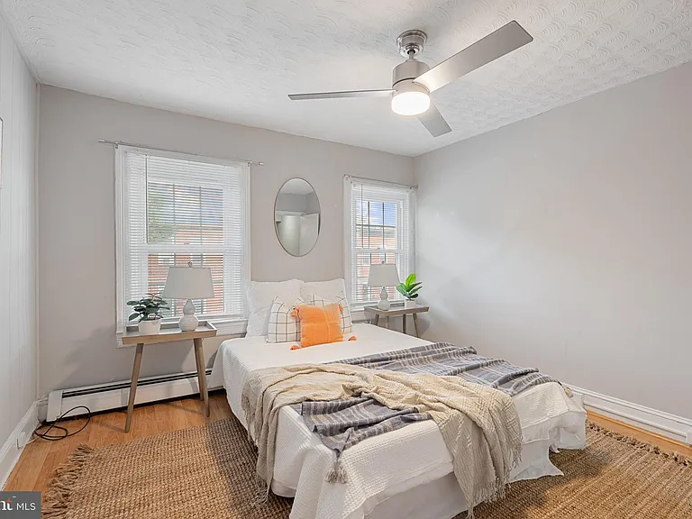 130 E Randall St — Photo 22