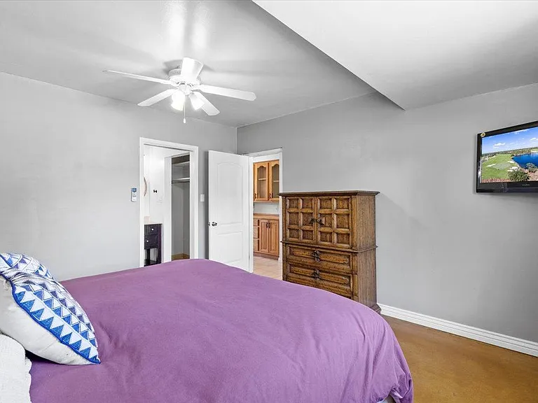 4320 E Clarendon Ave — Photo 14