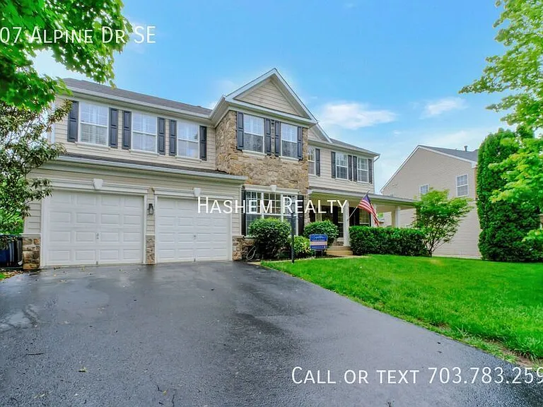 207 Alpine Dr SE — Photo 2
