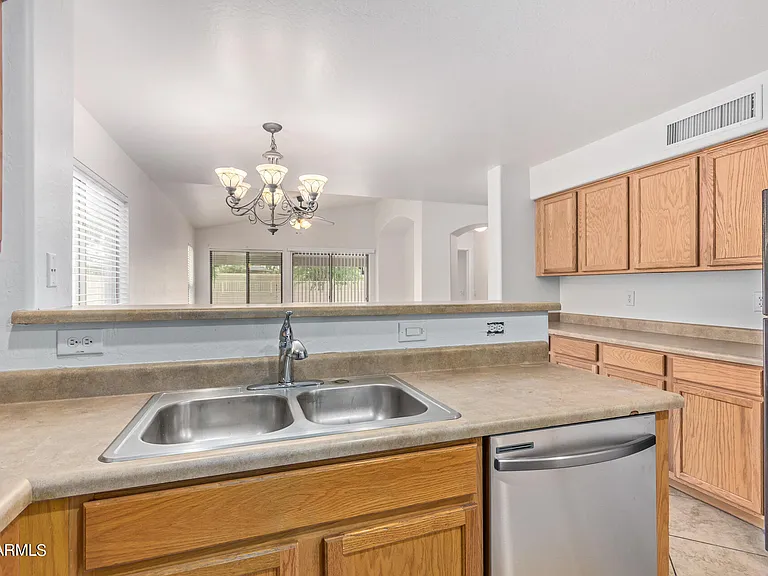 2521 W Desert Spring Way — Photo 18