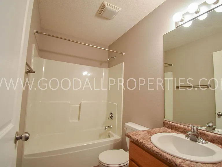 1140 Keystone Ln — Photo 6