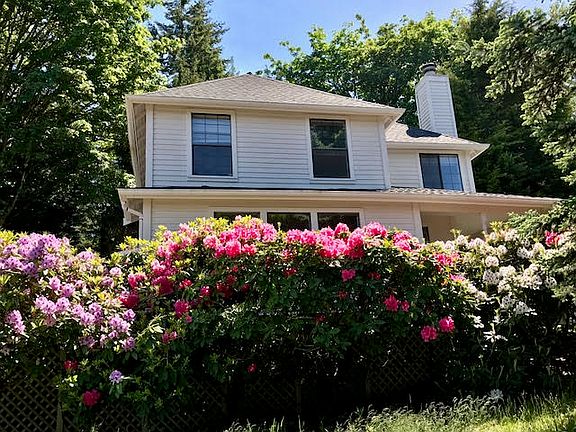 2nd image of 16435 SE 39th Pl
