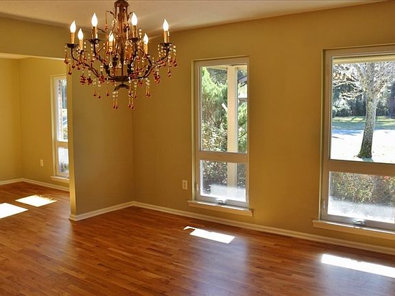 3rd image of 855 SW Biscayne Gln